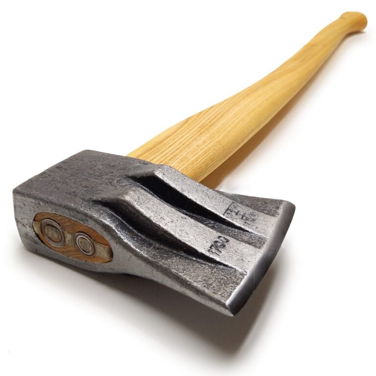 Forged splitting axe with 1700 gram / 1.7 kg head weight