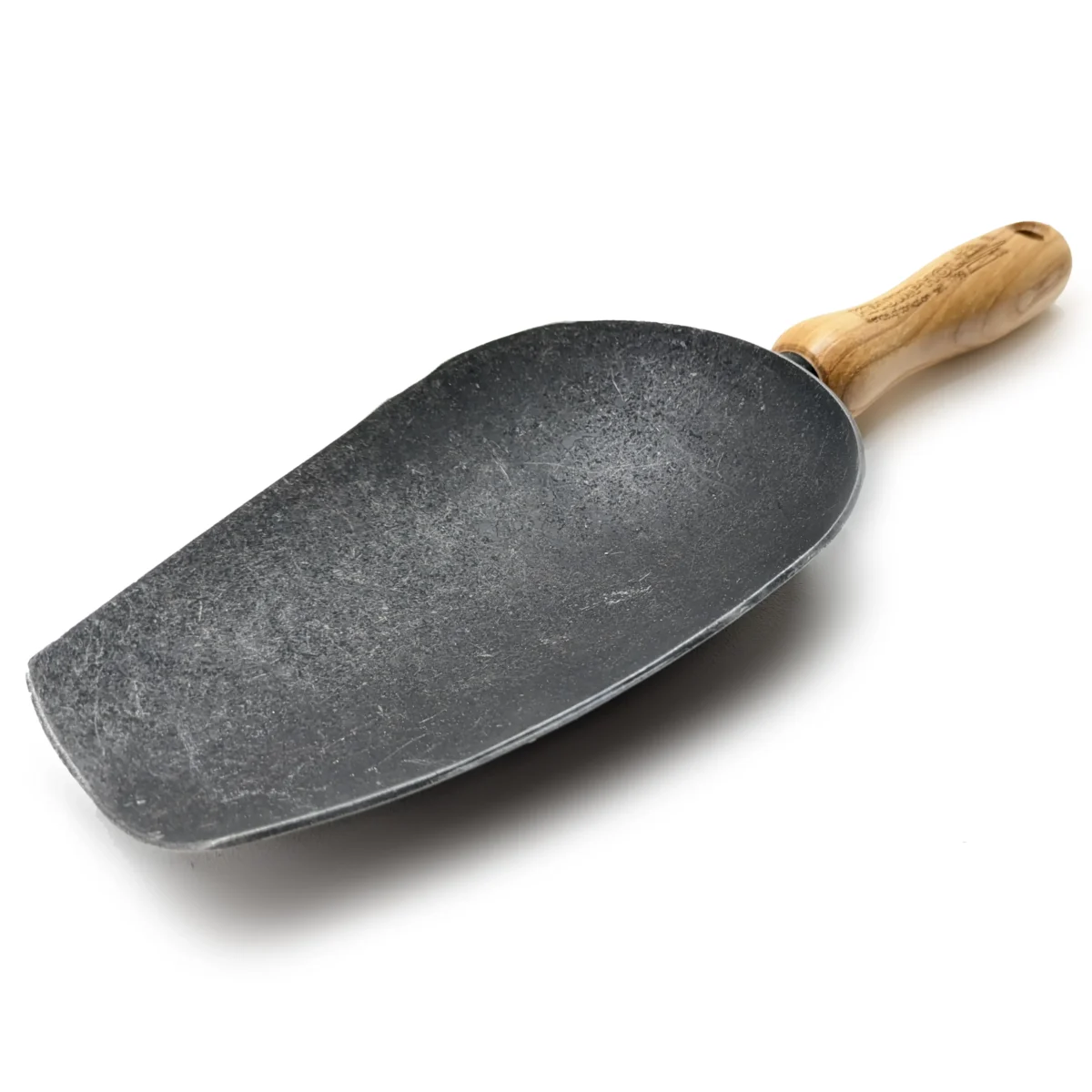 Shovel for potting soil
