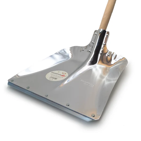 Snow shovel